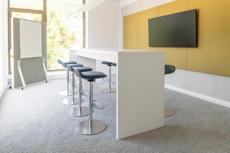 2020-VOLKSBANK-ALBSTADT_LIME-HUB-CURVE_c-Interstuhl