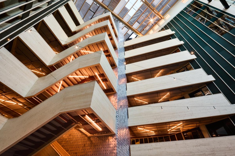 White-Lumi-Maj-2024-816