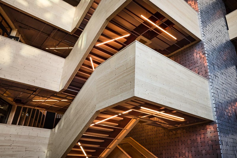 White-Lumi-Maj-2024-846