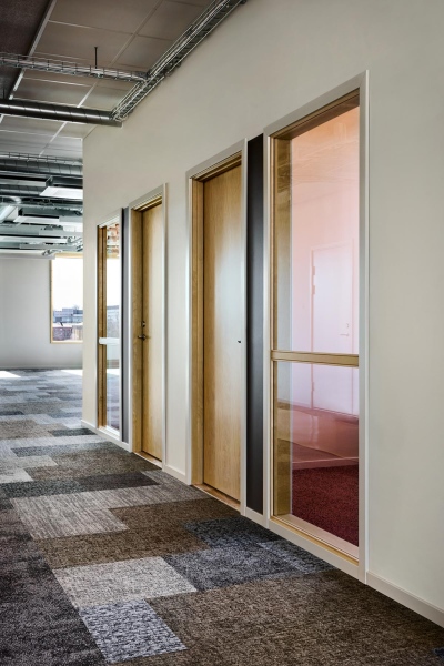 White-Lumi-Maj-2024-411