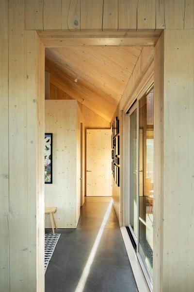 Mork-Ulnes-Architects-Octothorpe-House-PH-4B_4109_F-photo-by-Jeremy-Bittermann-JBSA