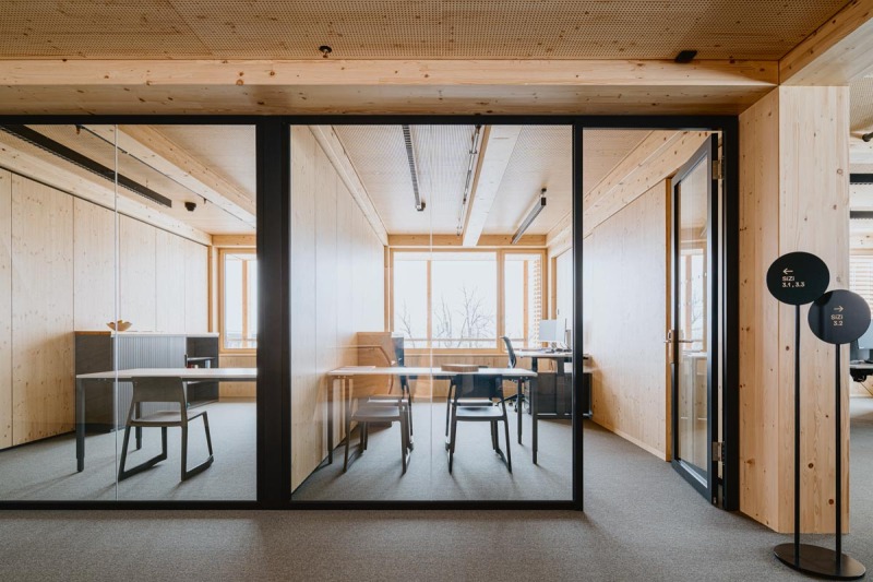 Buroarbeitsplatze-Stammhaus-Erlenhof_4_cmyk