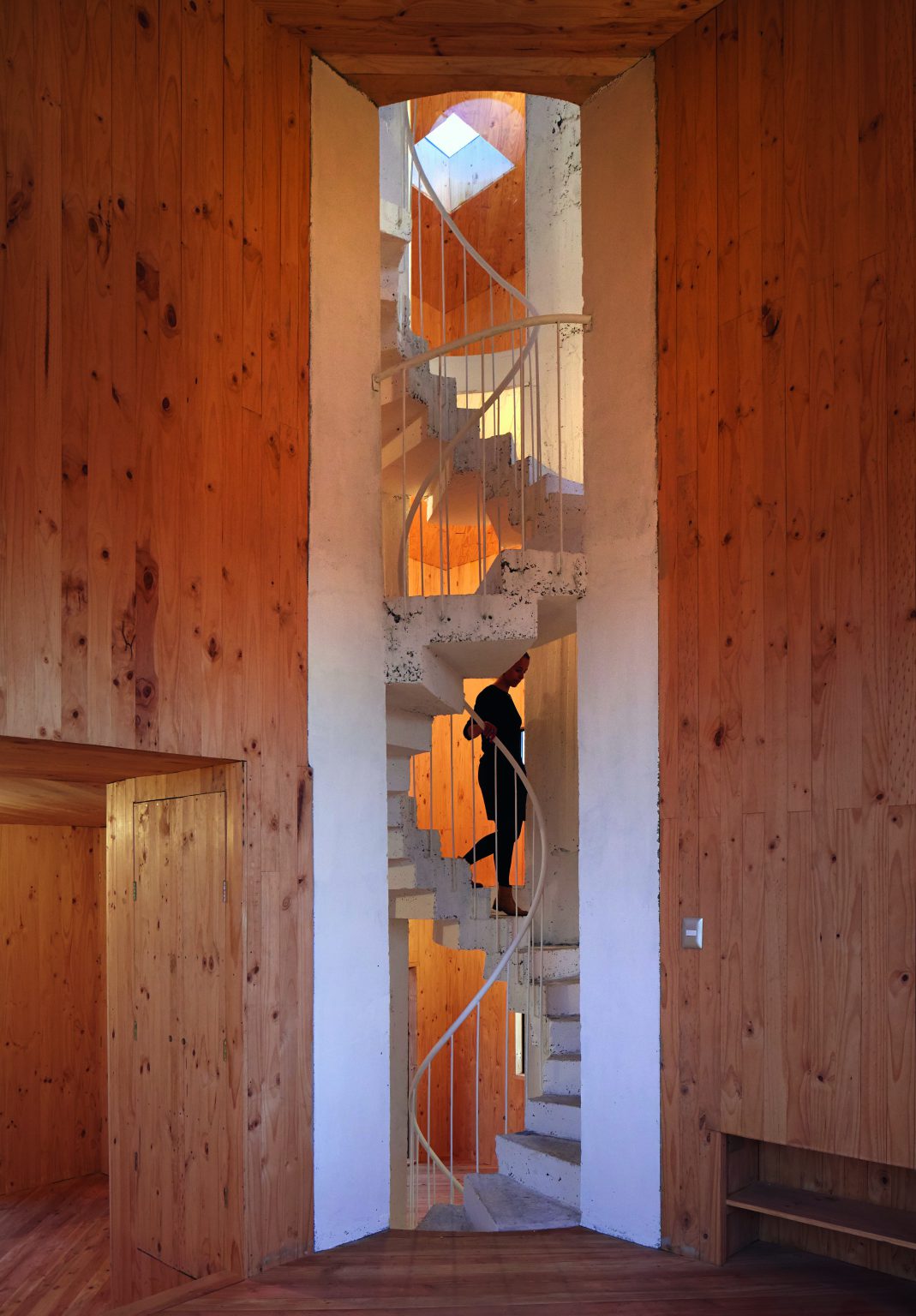 Treppenskulptur aus Stahlbeton : architektur-online