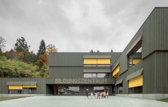 Verbunden im Kreuzelstich